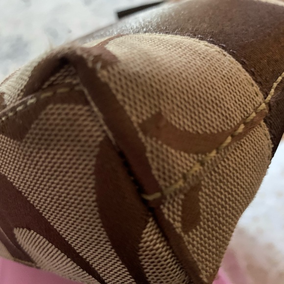 COACH CROSSBODY PURSE - Picture 6 of 7